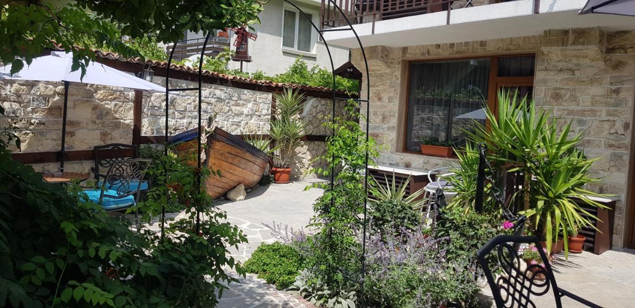 Kirios Hotel Nesebar Exteriör bild